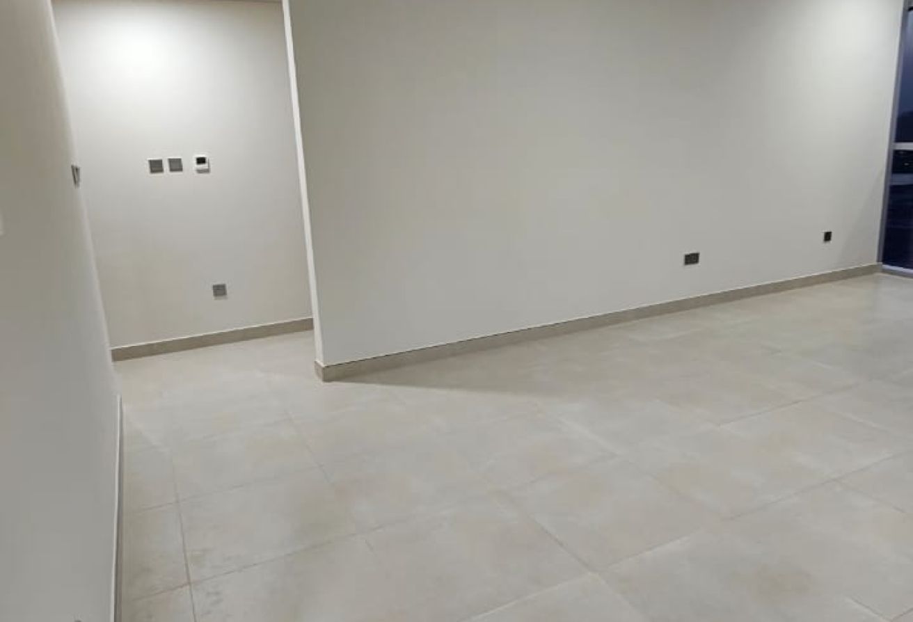Ready To Move In | Canal View | Viewz 1