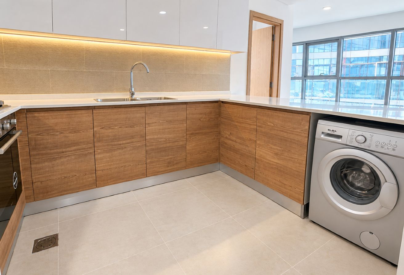 Corner Unit | Partial Canal View | Viewz 2