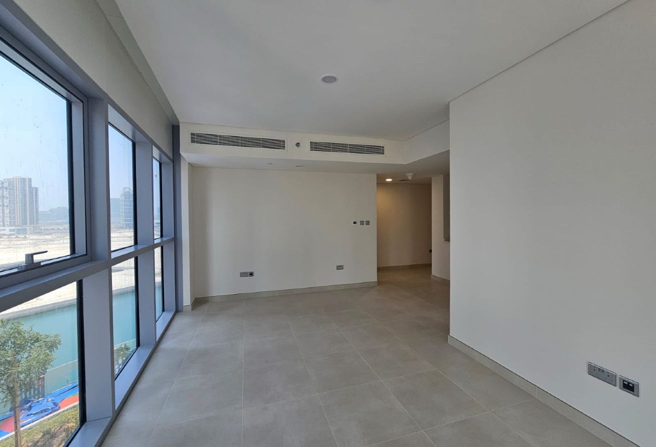 Corner Unit | Partial Canal View | Viewz 2