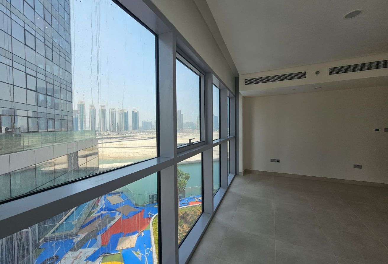 Corner Unit | Partial Canal View | Viewz 2