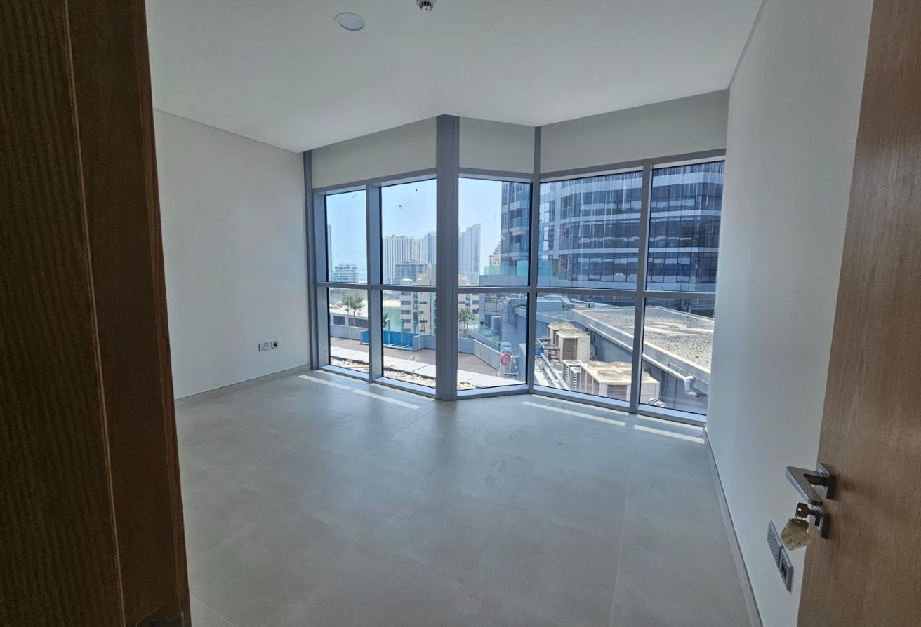 Corner Unit | Partial Canal View | Viewz 2