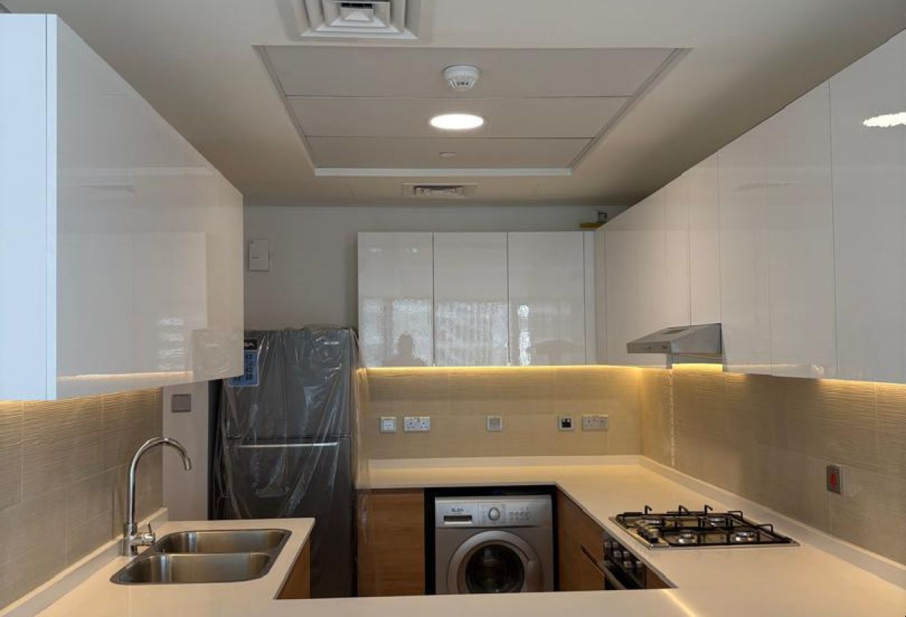Corner Unit | Canal View | Balcony | Viewz 2