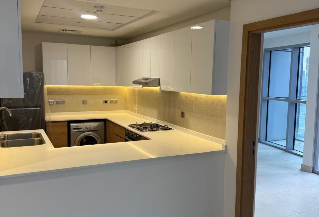 Corner Unit | Canal View | Balcony | Viewz 2