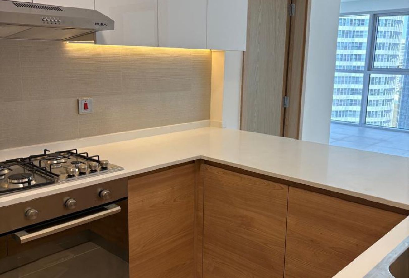 Corner Unit | Canal View | Balcony | Viewz 2