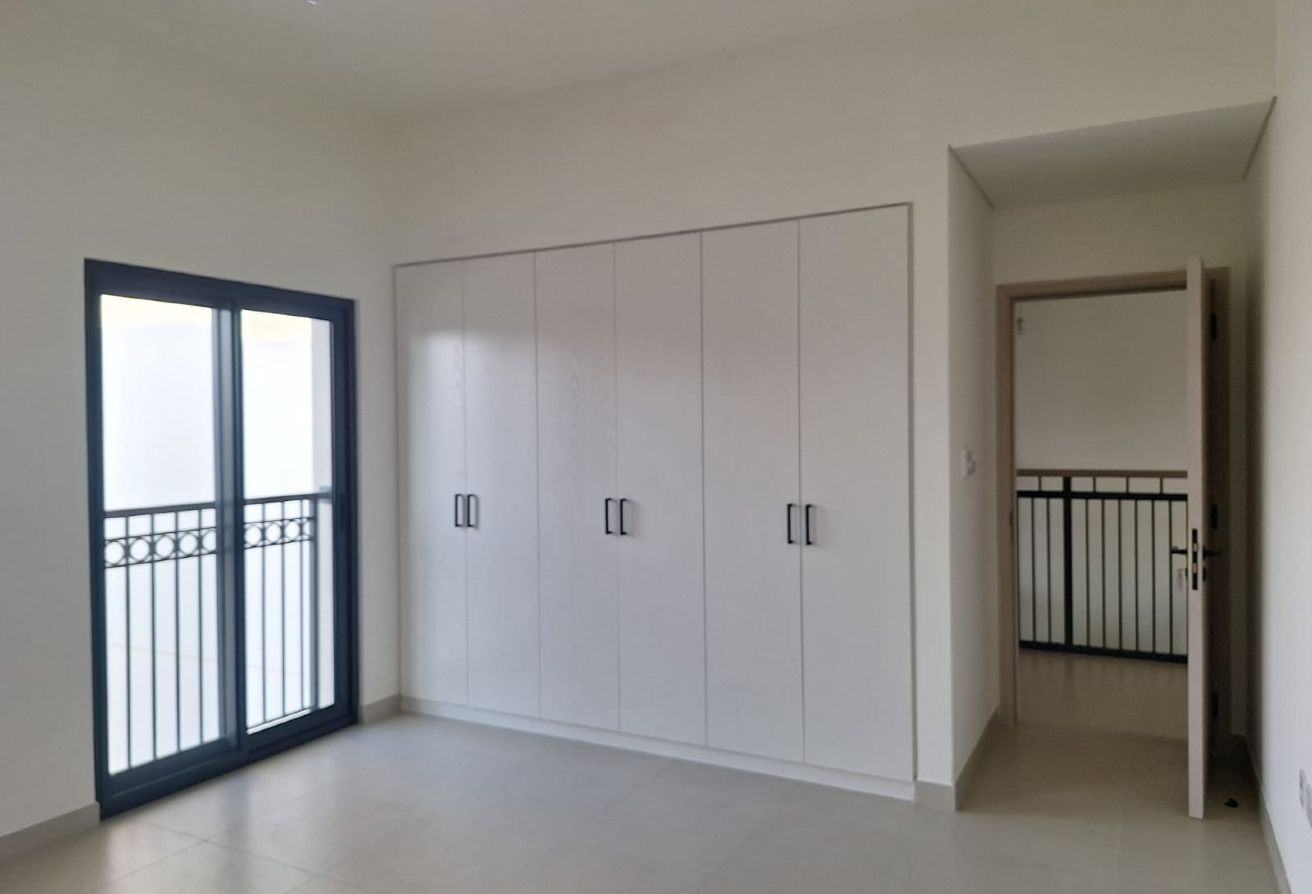 Ready To Move In | Balcony | Open Kitchen