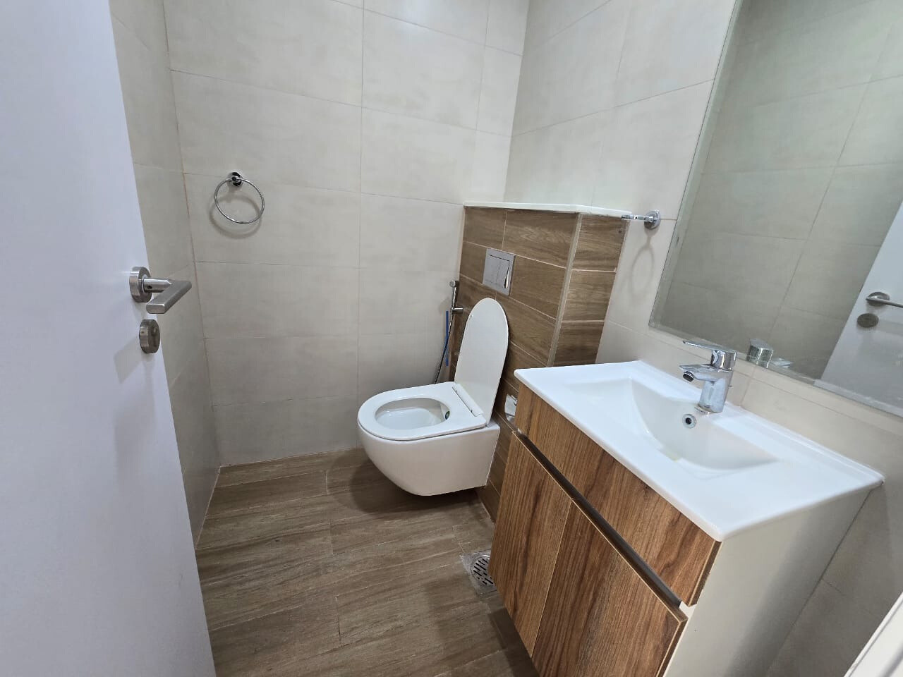 High Floor | Balcony | Layout 16
