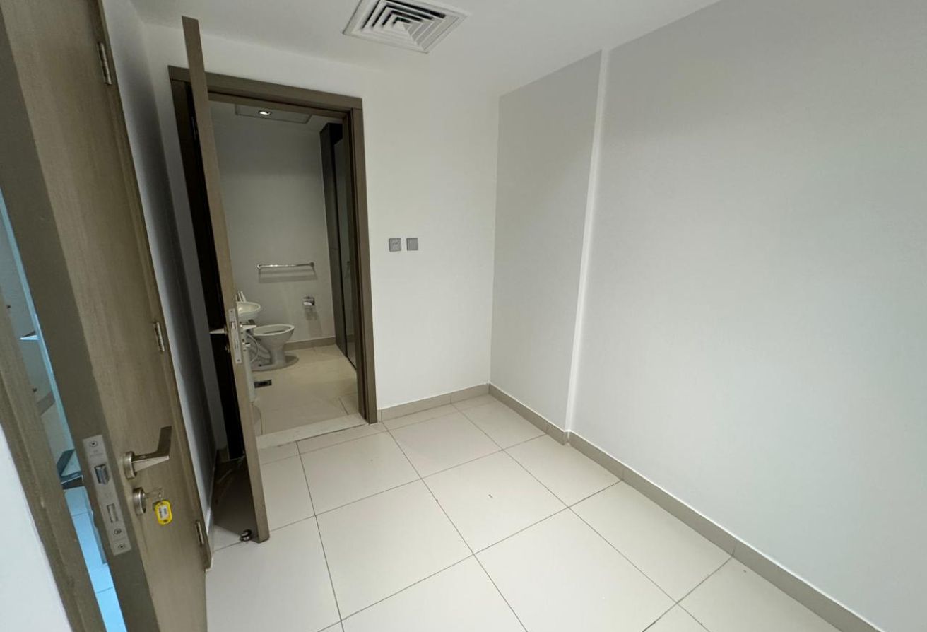 Ready To Move In | High Floor | Sea View | Balcony