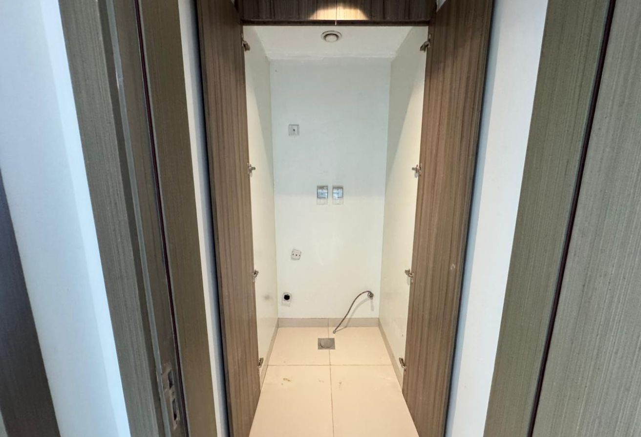 Ready To Move In | High Floor | Sea View | Balcony