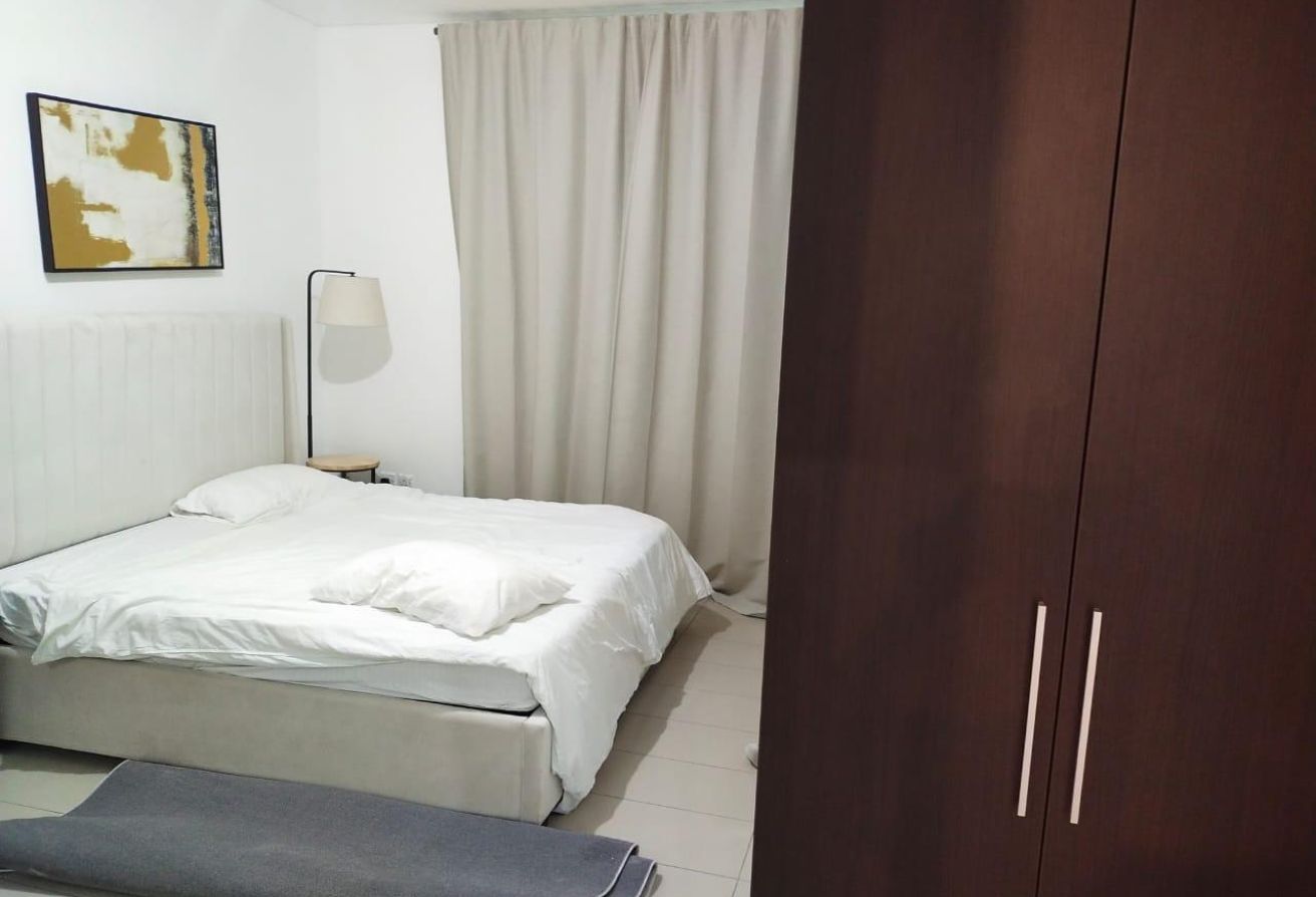 Corner Unit | Fully Furnished | Pool View