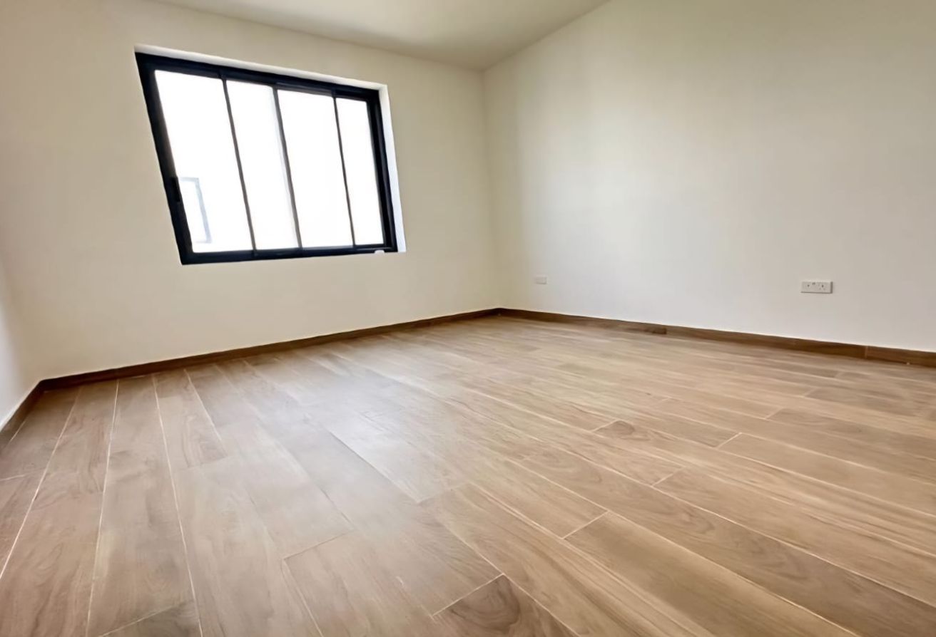 Vacant | Single Row | Next To Corner